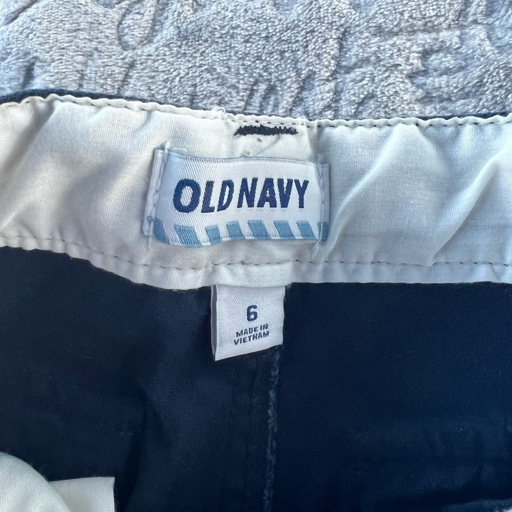 Old Navy shorts - Picture 4 of 8